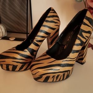 Size 7 Zebra Browm Black Platform Chunk Heel